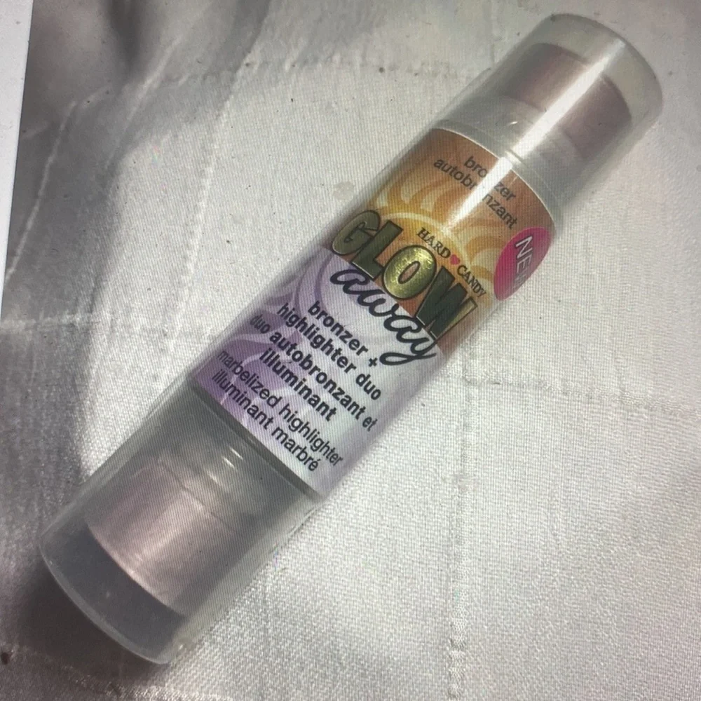 Hard Candy Glow Away highlighter & Bronzer 443